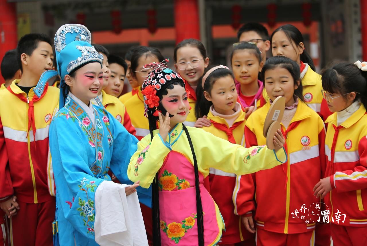 陕西渭南：迎接“世界戏剧日” 秦腔娃娃吼起来_fororder_wps_doc_4