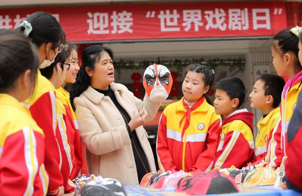 陕西渭南：迎接“世界戏剧日” 秦腔娃娃吼起来_fororder_wps_doc_6