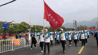 2022“中行杯”横店马拉松在浙江东阳横店影视城激情开跑