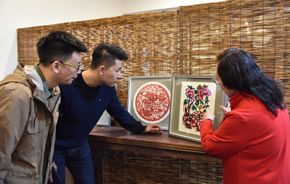 حي يو هوا بمدينة شي جيا تشوانغ: افتتاح معرض "عناصر الأرانب" لأعمال التراث الثقافي غير المادي في الشهر الأول من التقويم القمري الصيني_fororder_rBABC2QdV6SAQ4XkAAAAAAAAAAA530.751x501