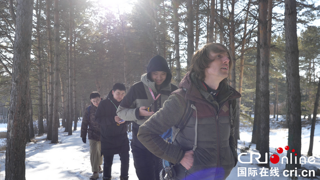 British International Student Nathan: Going deep into the mountains, undeterred by the tigers there