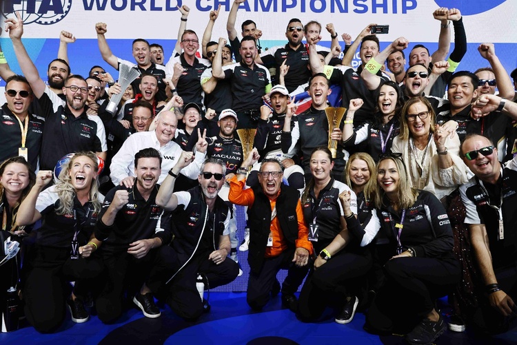 包揽冠亚军 刷新车队历史 捷豹TCS车队圆满收官Formula E柏林站“双连赛”_fororder_image003