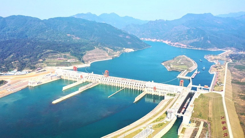 大藤峽工程右岸第3台機組正式投産發電