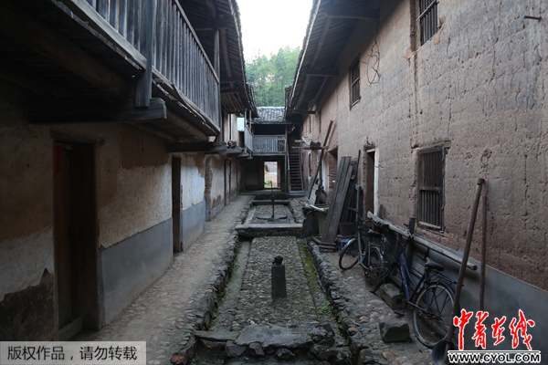 【網絡媒體走轉改】走進葉坪鄉華屋 “紅軍村”如今變了樣