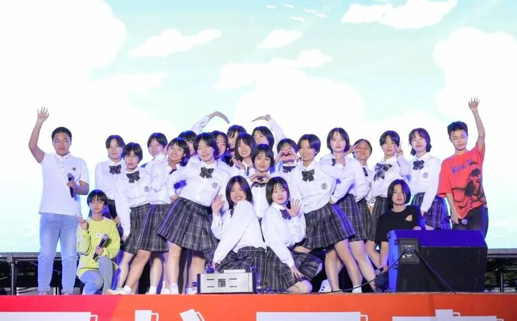 扬我励志青春 ——河间英华校园青春音乐节完满落幕