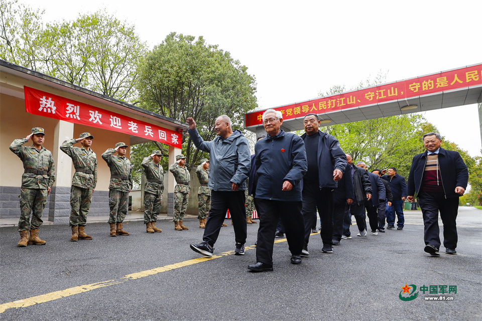 清明忆英雄：与“拓荒者”跨越50年对话，“奋进者”这样说