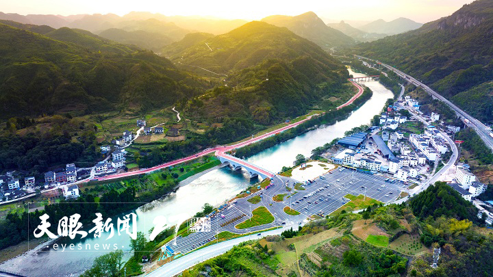 贵州借助交通网络布局整合景区景点 文旅串珠成链产业带能级提升