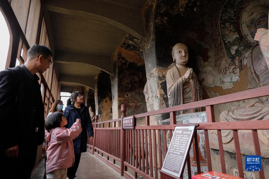 【輪播圖】甘肅天水麥積山石窟旅遊人氣旺_fororder_1