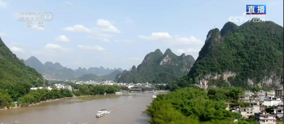 领略桂林山水之美 漓江迎“五一”客流高峰