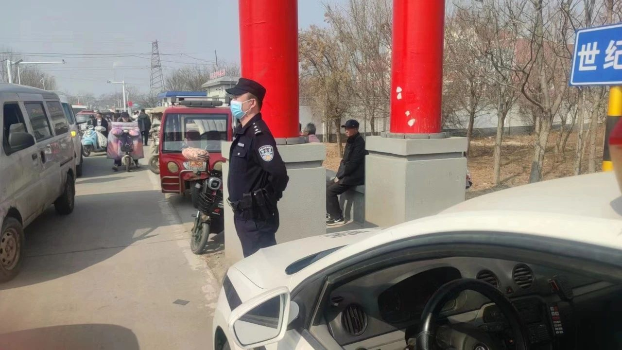 我为群众办实事｜运河公安开足“警力” 铸牢护校安园“平安盾”_fororder_图片72