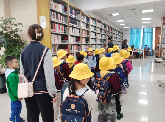 政协委员共行动 探索人文青羊“全龄阅读”低龄儿童沉浸式启智新模式_fororder_未标题-1