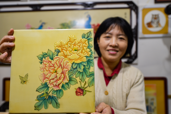 （原创）河北邯郸：巧手传承漆画技艺_fororder_河北邯郸：巧手传承漆画技艺412