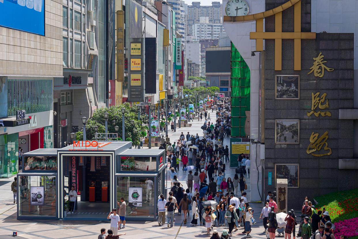 Chengdu's Chunxi Road Commercial Area was Very Popular during May Day holiday_fororder_成都1