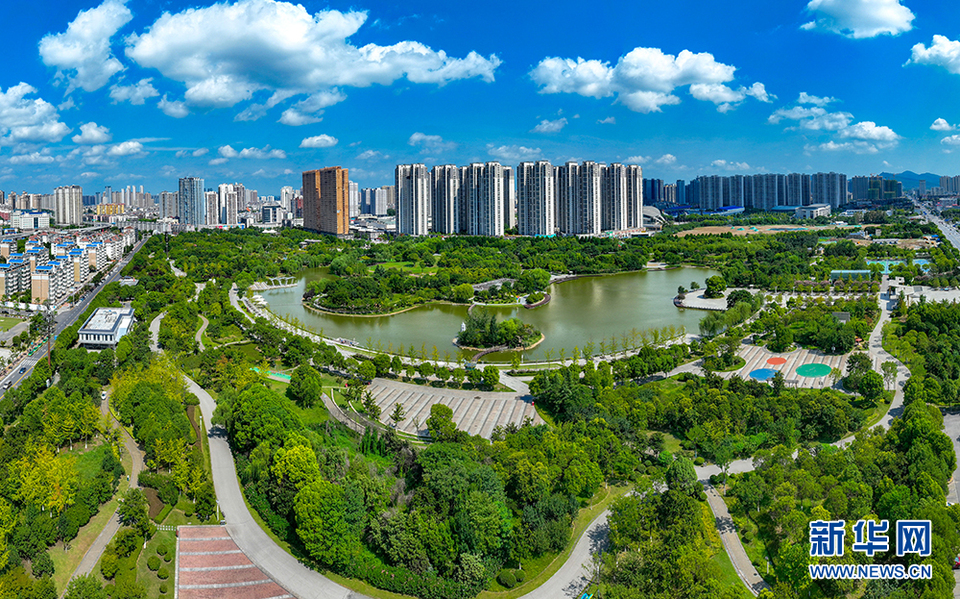 襄陽好風日 “荒洲”變公園