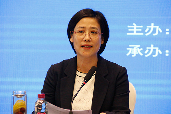 （张）四川省国家艺术基金2024年度资助项目申报动员培训大会在宜宾召开_fororder_宜宾市人民政府副市长罗春涛致辞-摄影-何芳