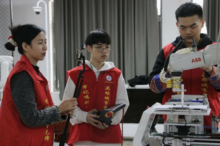 走进临港经济区·感受河北科技力—— 2023年大手拉小手特色主题研学活动圆满结束