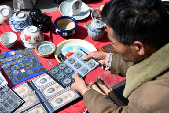 （原创）河北邯郸：古玩大集 万人“淘淘乐”_fororder_河北邯郸：古玩大集 万人“淘淘乐”423