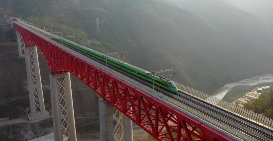 4月13日起中老铁路开行国际旅客列车 昆明至老挝万象当日通达_fororder_2