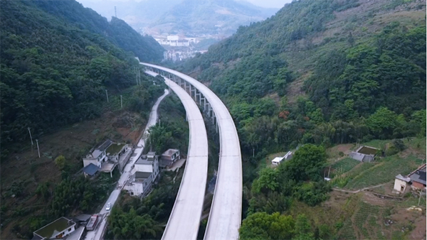 宜威高速公路1525片预制梁全部安全架设完毕_fororder_未标题-2