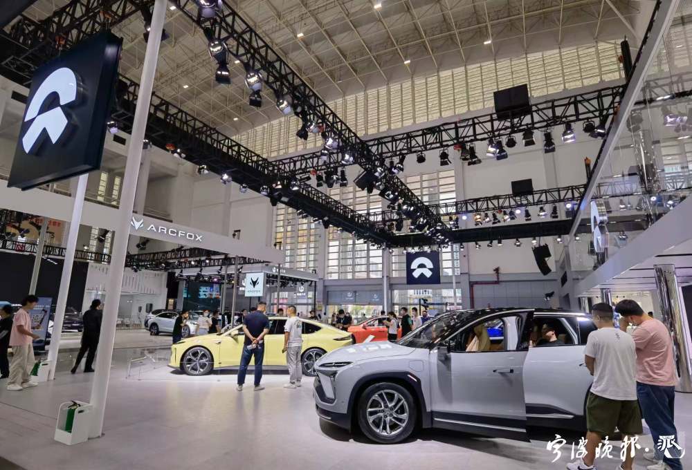 保有量破20万辆！宁波新能源车爆发式增长_fororder_00300891909_8899a230