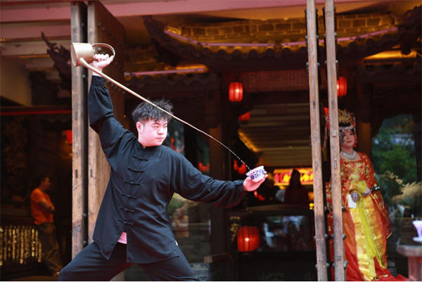 传统韵味和现代都市结合的新典范 成都市锦江区百年老巷春熙坊重新开业_fororder_未标题-2