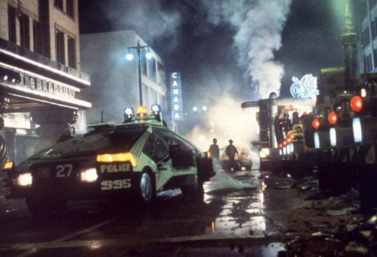 《银翼杀手2》片场发生意外 一建筑工人被砸死