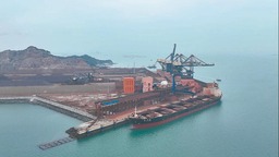 莆田东吴港区对台铁矿石中转量突破千万吨