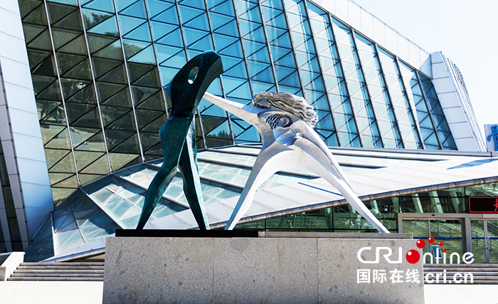 01【吉林】【原创】长春市人民大街“颜值”高 节日氛围浓厚