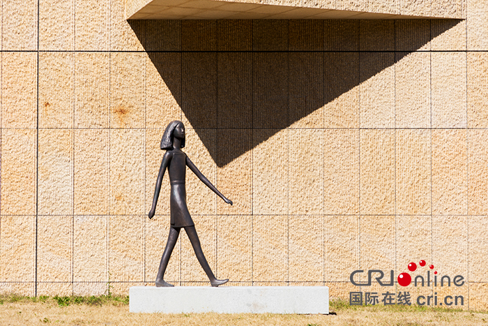 01【吉林】【原创】长春市人民大街“颜值”高 节日氛围浓厚