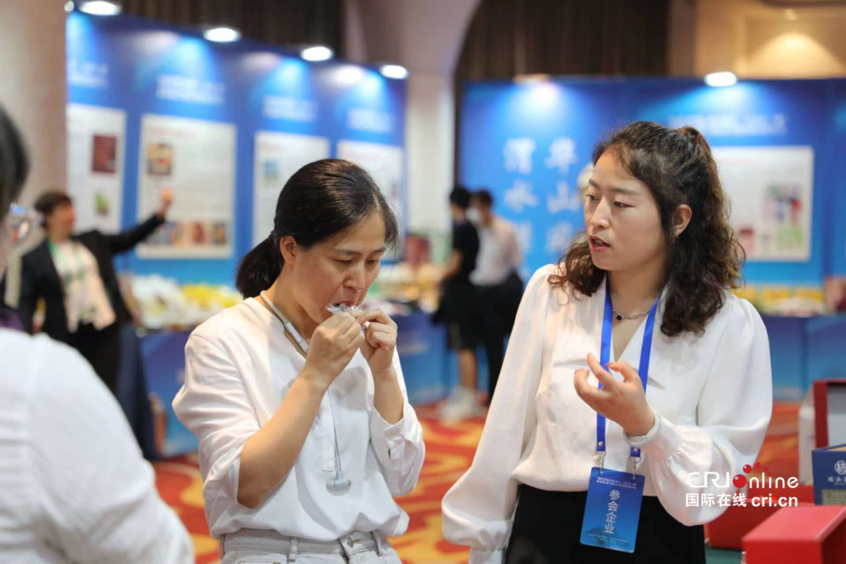 'Joining Hands in Haikou for Great Prosperity' Weinan Renowned High-quality Consumer Goods Promotion Conference Starts in Haikou_fororder_3