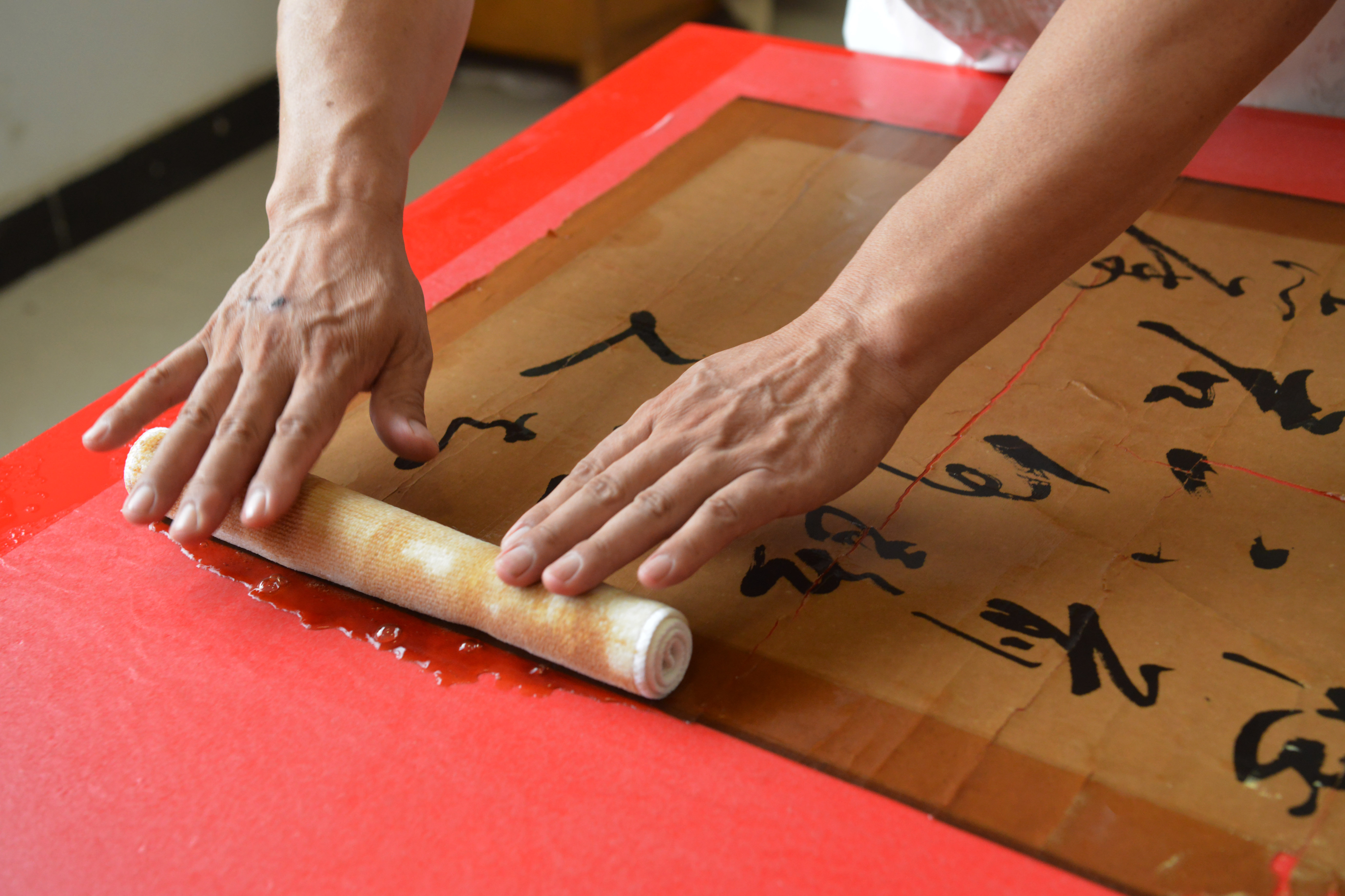 （原创）石家庄市新华区：字画修复让古字画“重获新生”_fororder_2