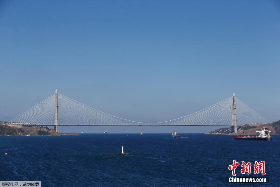 土耳其跨海大桥图片