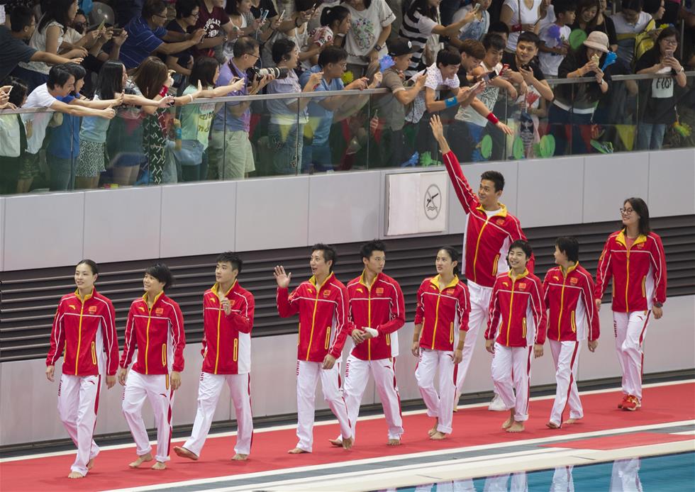 奥运健儿们与香港市民互动