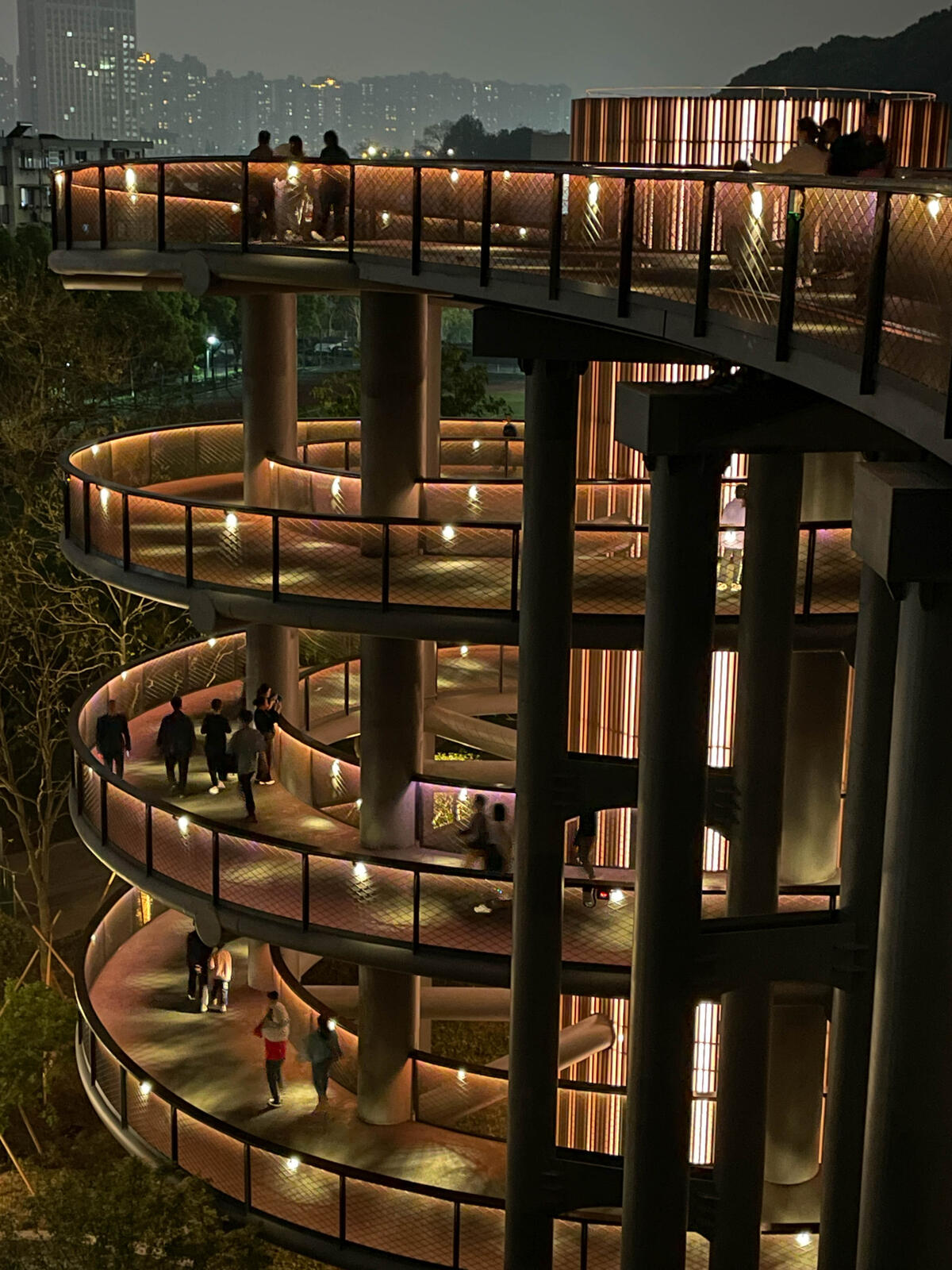 杭州临平山360度旋转绿道惊艳亮相_fororder_W020230415331900209194