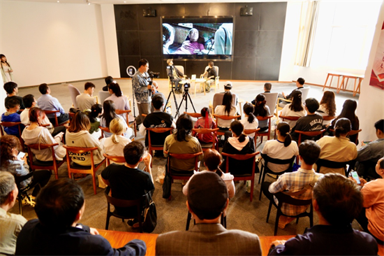 “文学有把重要的标尺就是时间” 鲁奖作家肖江虹南京西善开讲_fororder_图片 1