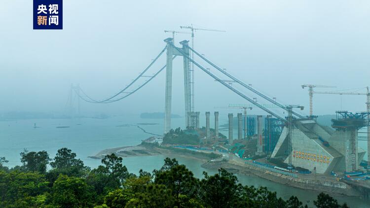 广西在建最长跨海大桥龙门大桥主缆完成架设