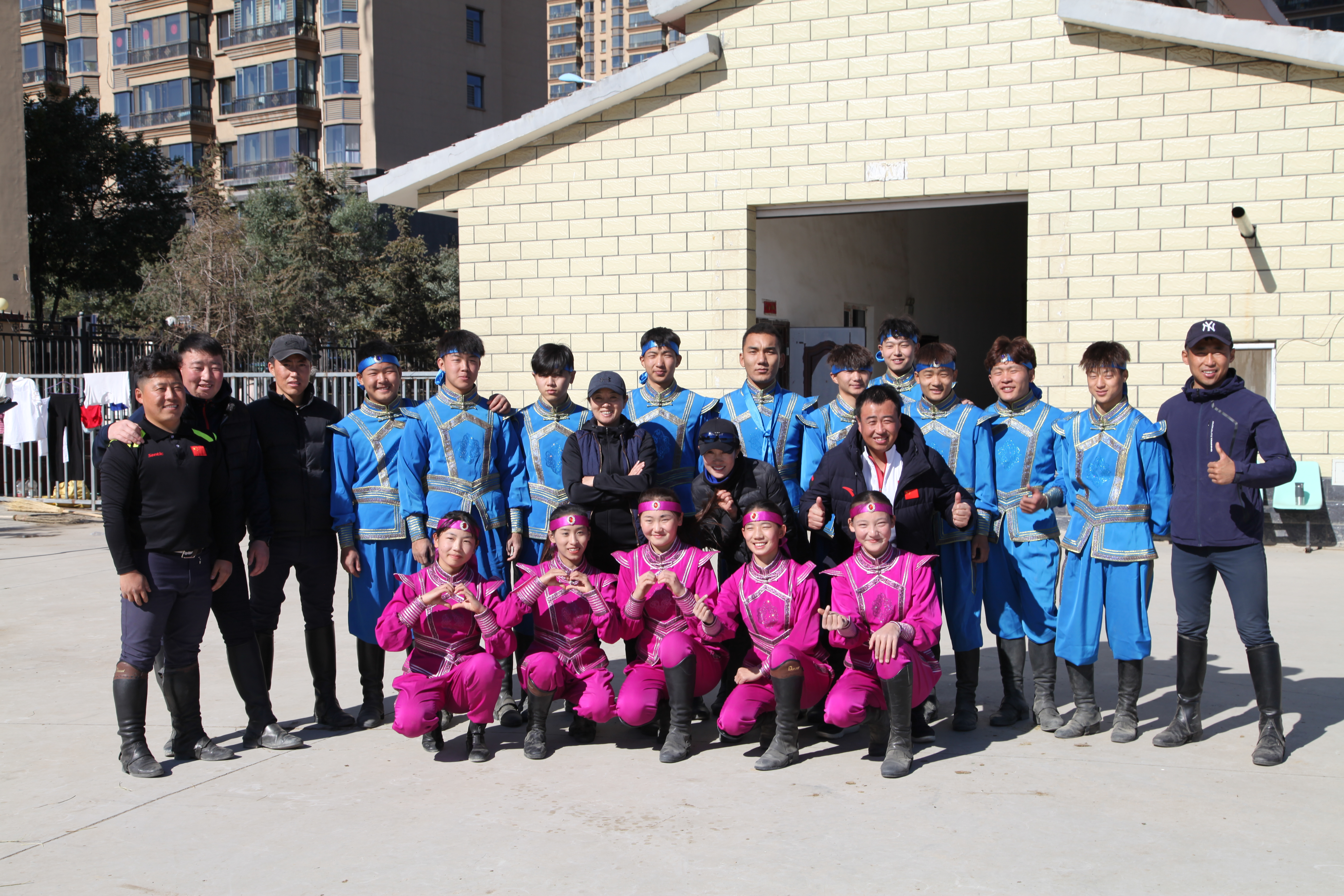 内蒙古表演马术队全力备战_fororder_9672ff4c-3bc0-4bed-fb73-7dc8a9b035ab