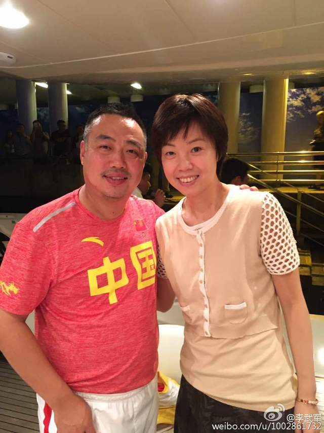 张怡宁母女与国乒聚会 小魔王笑容满面