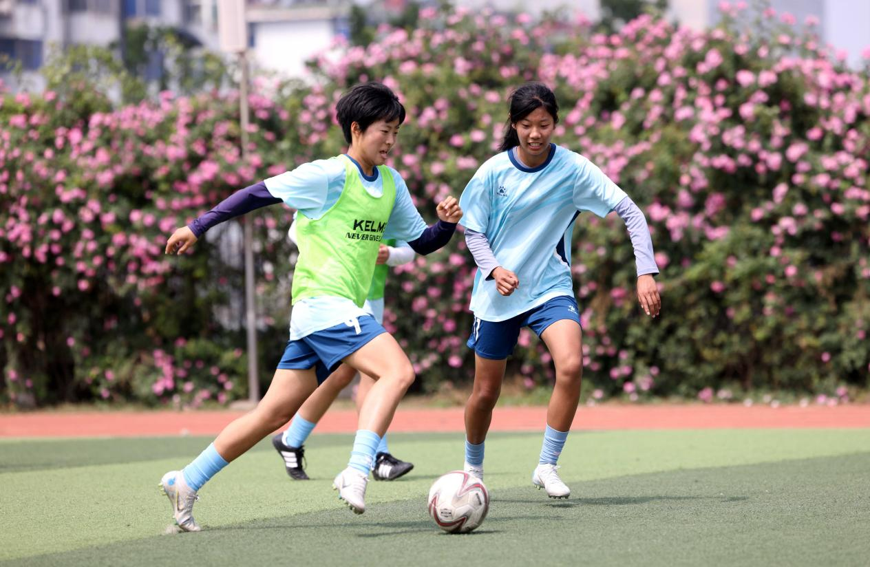 安徽合肥：女足小将逐梦绿茵场_fororder_图片7