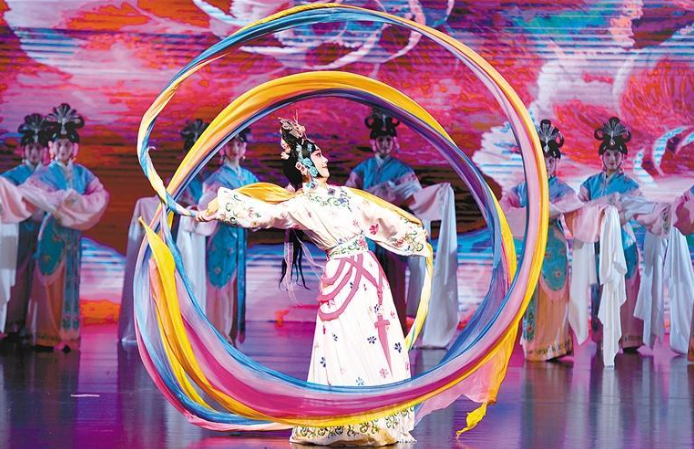 賞秦腔《天女散花》 聽冬不拉“民族風”  中哈企業代表共享文化盛宴_fororder_微信圖片_20230517092510