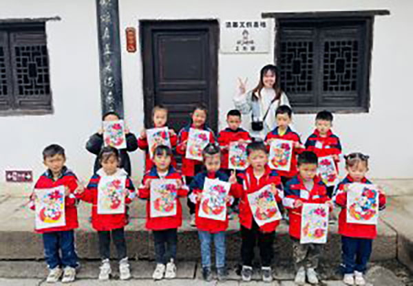 （张）德阳罗江：传统文化进大院 非遗知识进心间_fororder_20230420_094947