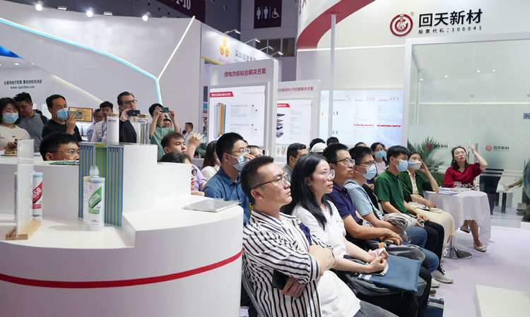 【汽车频道 资讯】回天新材锂电负极胶破局高端辅材