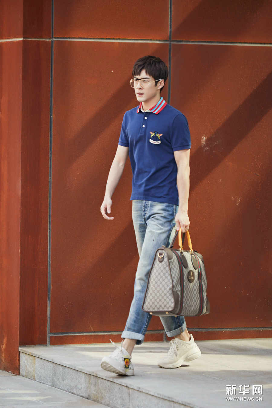 韓東君早春街拍曝光簡潔隨性​