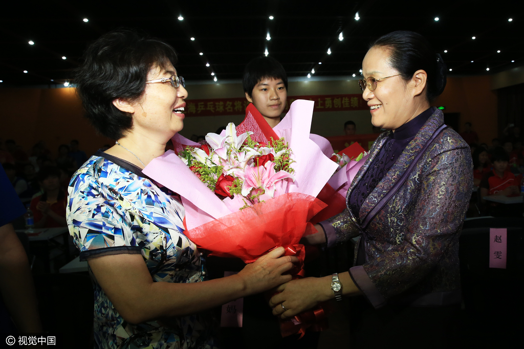 中国式冠军表彰:领导接见嘉奖 获奖金超百万 中国式冠军表彰:领导接见嘉奖 获奖金超百万