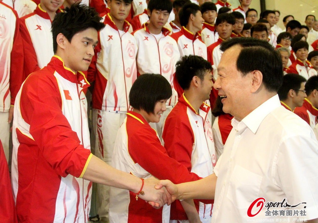 中国式冠军表彰:领导接见嘉奖 获奖金超百万 中国式冠军表彰:领导接见嘉奖 获奖金超百万