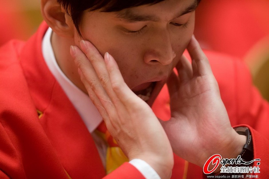 中国式冠军表彰:领导接见嘉奖 获奖金超百万 中国式冠军表彰:领导接见嘉奖 获奖金超百万