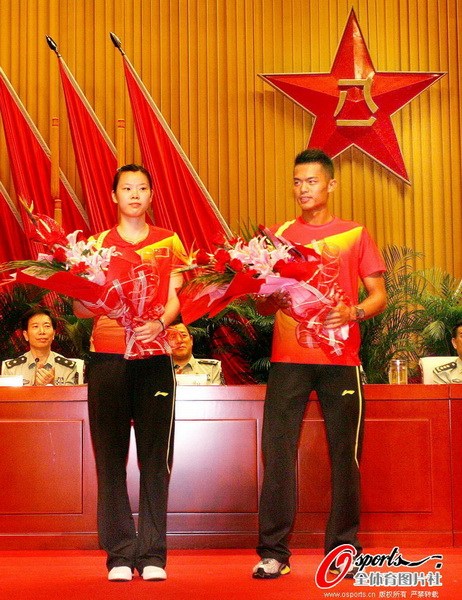 中国式冠军表彰:领导接见嘉奖 获奖金超百万 中国式冠军表彰:领导接见嘉奖 获奖金超百万