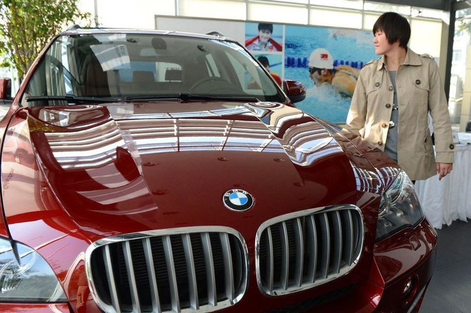 中国式冠军表彰:领导接见嘉奖 获奖金超百万 中国式冠军表彰:领导接见嘉奖 获奖金超百万