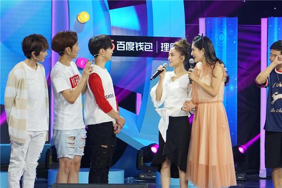 谢娜回忆为张杰写歌闹"笑话" 被飞机乘客嫌弃