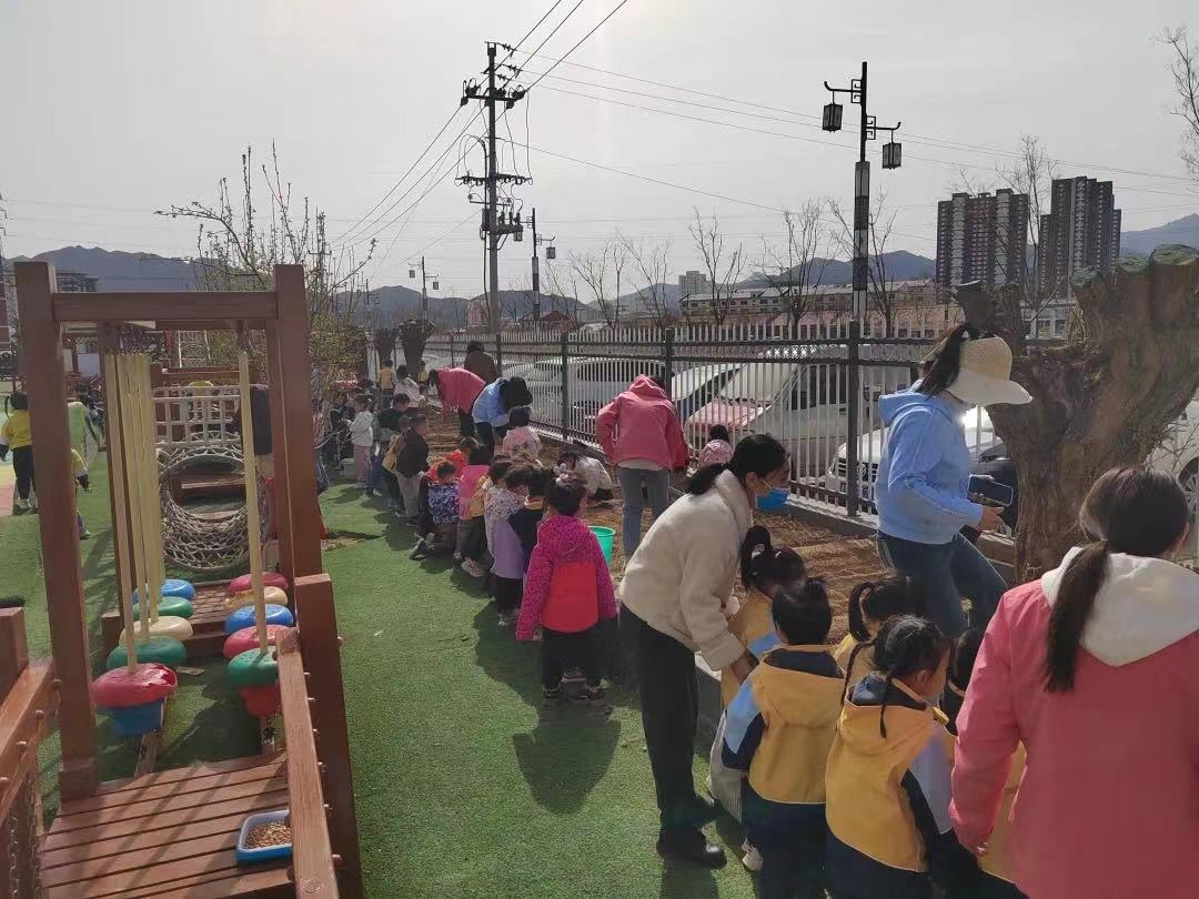 图片默认标题_fororder_亲子互动共同体验种植趣味